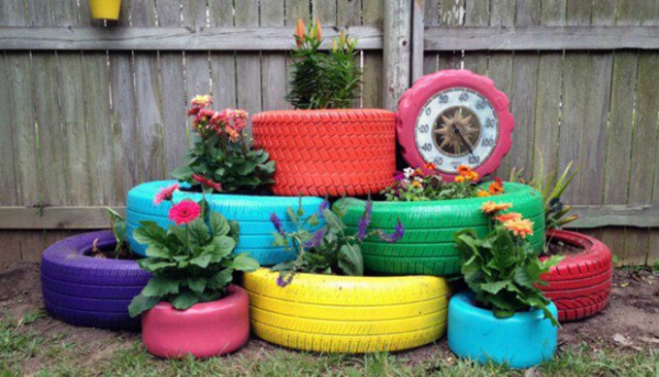 Xρωματιστό DIY: Φτιάξτε πανέμορφες γλάστρες με ένα πάμφθηνο υλικό και δώστε χρώμα στο μπαλκόνι και στον κήπο σας!